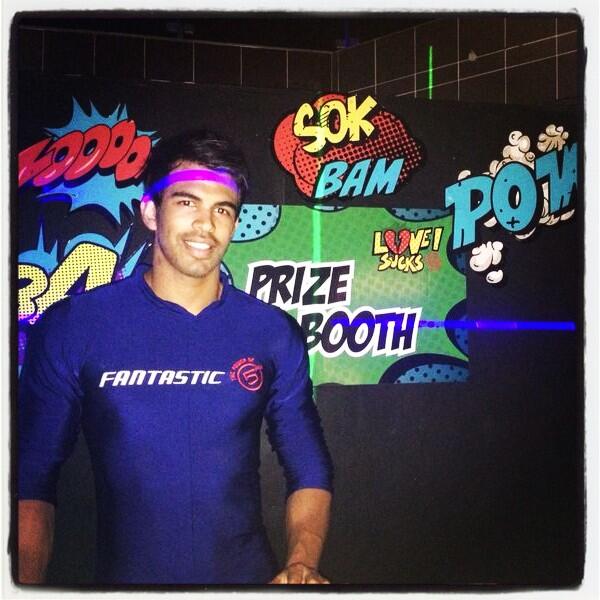 Kerrwolski's tweet photo. @TameCustom > RT. adrian_saevents: @5FM #lovesucks5 #fantastic5 http://t.co/2vxnB58XYu