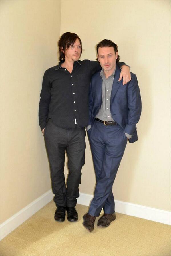 ennoia3's tweet photo. Some sweet #Rickyl in Japan for V-day. More here with bonus #GregNicotero http://t.co/Ur1R4KaDDU @wwwbigbaldhead http://t.co/9nyNwwrLK1