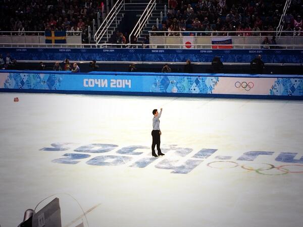 .<a href="/Pchiddy/">Patrick Chan</a> thanks the crowd. Canada awaits anxiously with him. #WeAreWinter