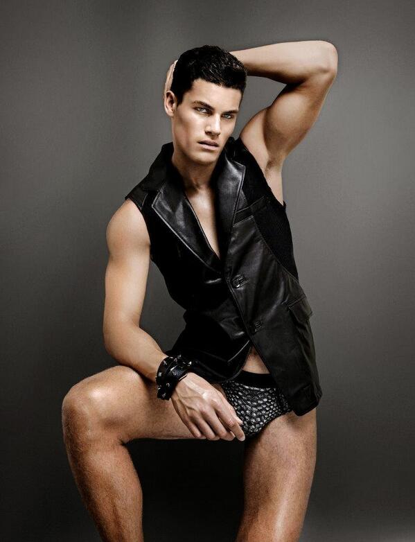 TylerWModel's tweet image. Hmm not sure! What do you think guys do I look good in leather? #PhotoShoot #leatherXLpictures #london