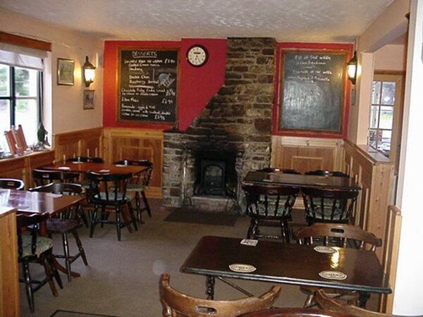 DevonGoodPub's tweet photo. Clinton Arms, Frithelstock.17th century  pub selling @StAustellBrew   @DartmoorBrewery ales.http://t.co/6yXT3hhBC2 http://t.co/28pGohFkSi