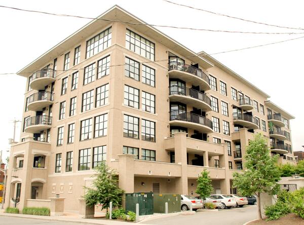 Condo for sale in Dow's Lake, Ottawa. #forsaleottawa #condoforsaleottawa #realestateottawa #condolivingottawa #