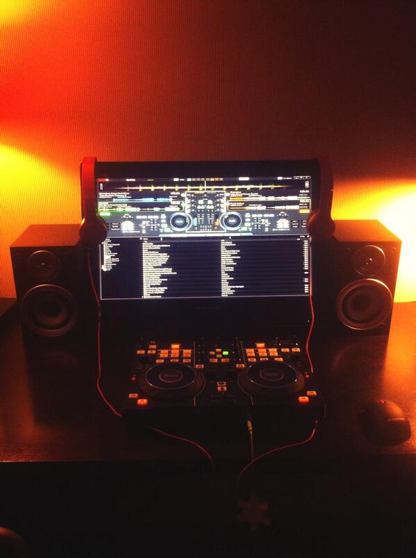 StreamBeats2014's tweet photo. Work hard ! http://t.co/rND4BTjF59