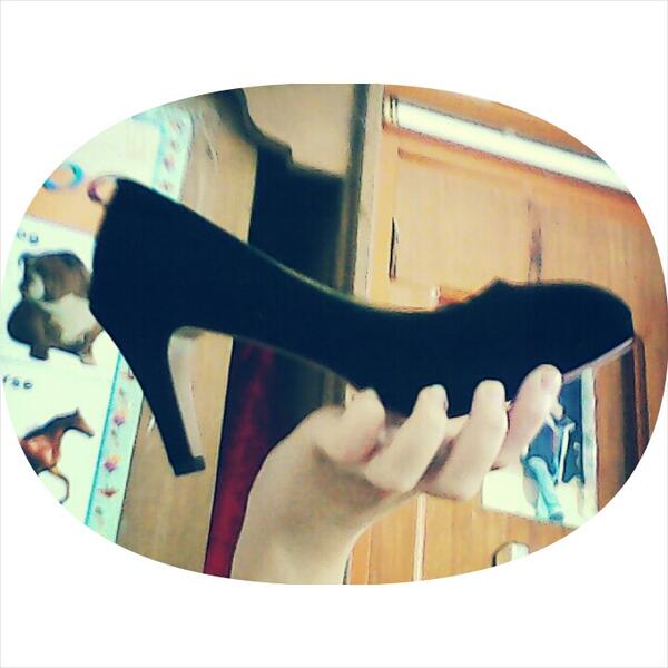 irishlevy's tweet image. Pinahirapan ako nito. Sumakit talaga yung paa ko nung Prom. Huhuhu :'( #ButItsOkay