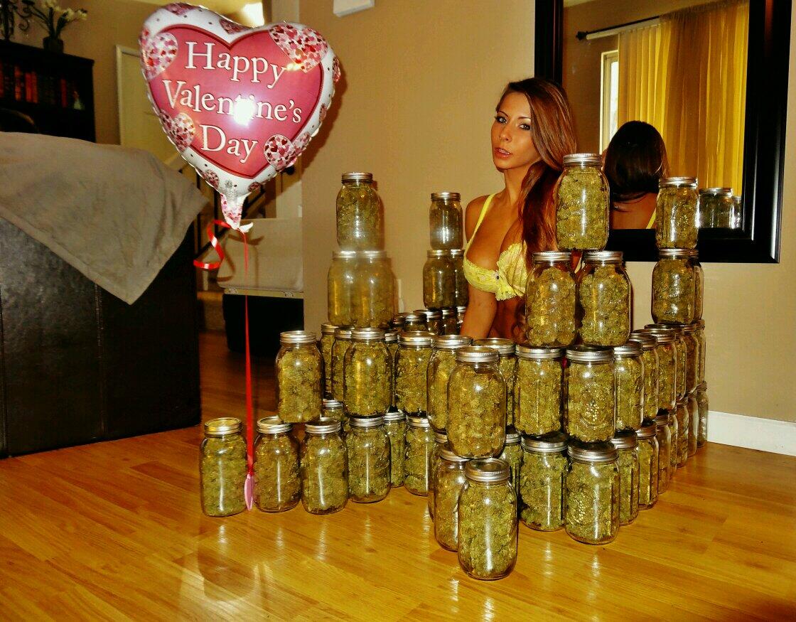 #Throwback 2 last year's #ValentinesDay... How'd u spend it? :) Need a king 4 my #CannabisCastle http://t