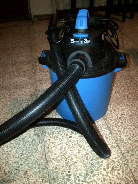 LosDelfinesEC's tweet photo. |LOSDELFINES| Aspiramos interiores inundados por las lluvias. http://t.co/QTqLGb1yGz