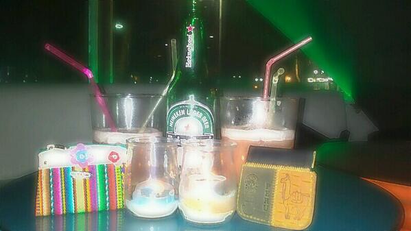 javier_vives's tweet photo. Noche de reencuentros cn sorpresas!!!! http://t.co/F5BZa6PMqA