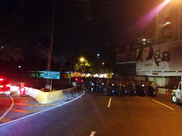 luismfreites's tweet photo. Esto es lo que se viene a estas horas en Altamira, POR FAVOR DIFUNDIR IMAGEN O DAR RT http://t.co/ZAiTZaX1c7" #15f