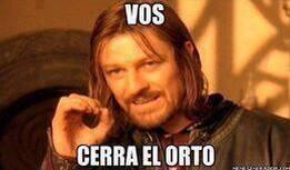 SantiVatt's tweet photo. Estas discutiendo con alguien, salta un chupa medias a defenderlo http://t.co/O8YYQopTYN