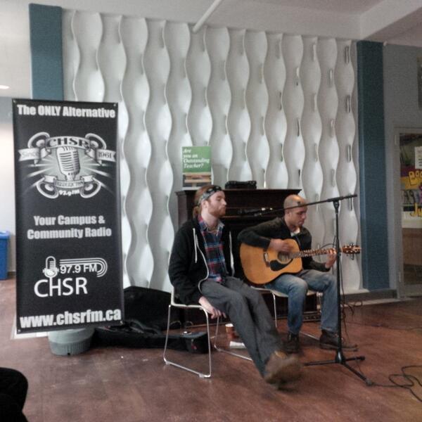 Surprise! <a href="/Hearn24/">HEARN</a> joined @thisisbelvis in The Blue Lounge! <a href="/TheCreaks/">The Creaks</a> #Acoustic