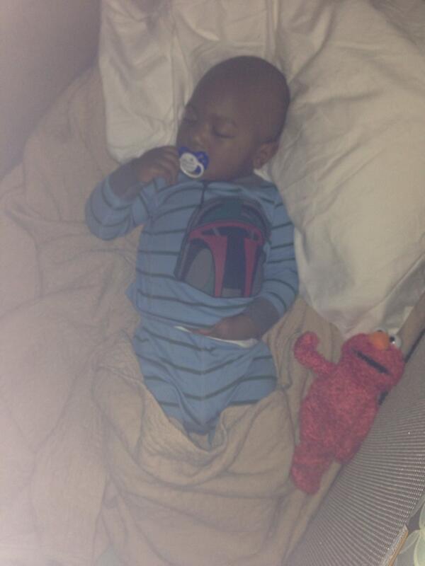 NicoleLJennings's tweet image. Sometimes I wonder.. Dude how old are u?! 😂😂 #sleepinglikeabigboy #movethathand