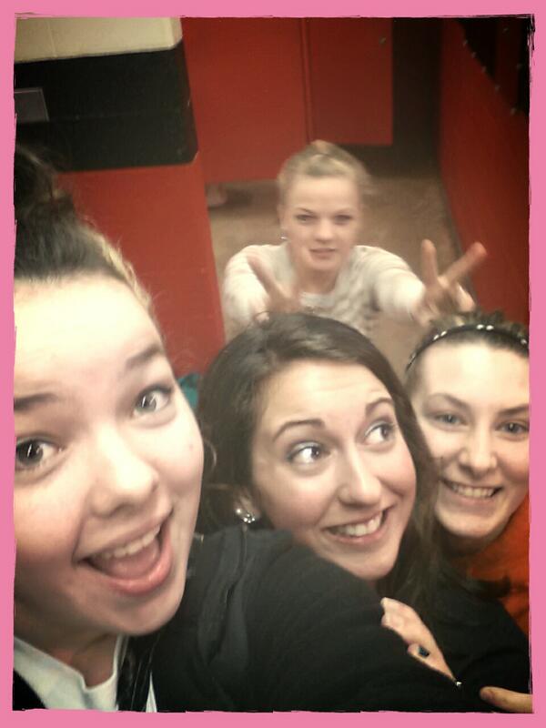 linsey_walk9's tweet photo. The crew :-) @rubysuehefner @srainwater10 &amp; of course twitterless lizzy. http://t.co/m0QJch7K5r