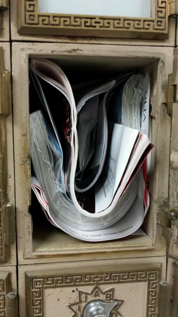 msLilyTee's tweet image. Douches be stuffing my mail &amp;amp; mags. #wtf #postofficeproblems