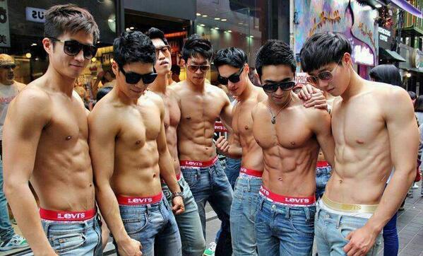 Фото тройничка. Накаченные корейцы. Японские мужчины. Азиаты парни. Много красивых китайцев.
