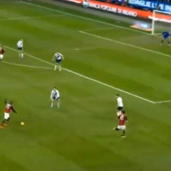 433NEWS's tweet photo. BA-LO-TEL-LI! Wat een wereldgoal!

VIDEO --> http://t.co/iPsGIk1acc http://t.co/NUuIUNCQr7