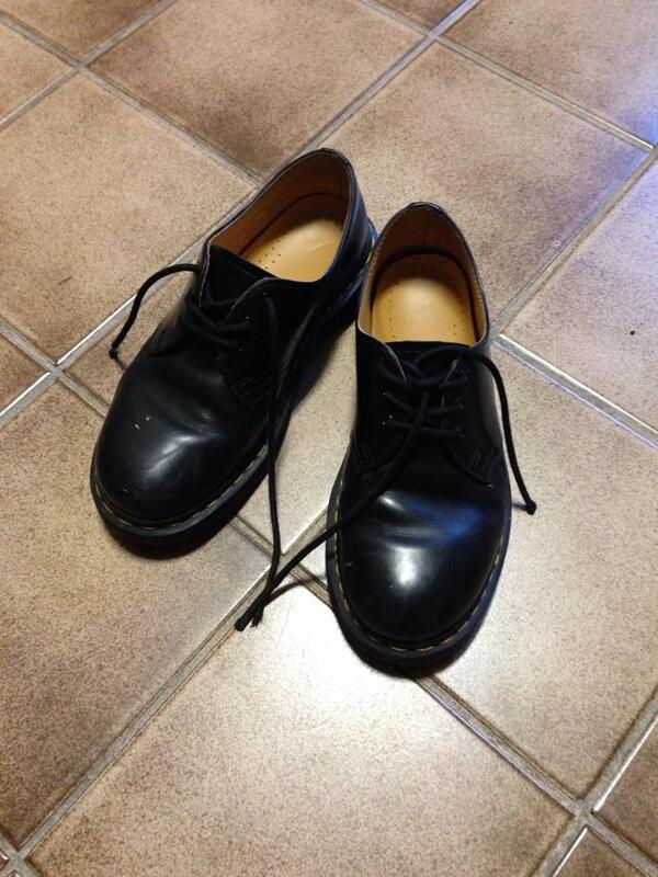 SeanGardner15's tweet photo. For sale, 1 pair v small used Doc Martins #punkearings http://t.co/8UURL4E7QG