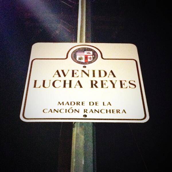 BoyleHeights_LA's tweet photo. Avenida Lucha Reyes has arrived to #MariachiPlaza #BaileySt #BoyleHeights #LuchaVilla http://t.co/rmm5yDrB9M