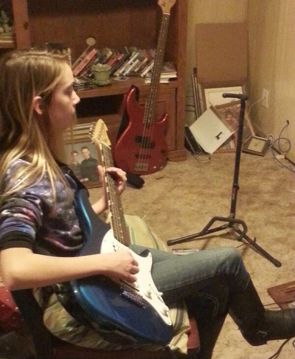 fnloudon's tweet image. Focused #rocksmith #learningwithme