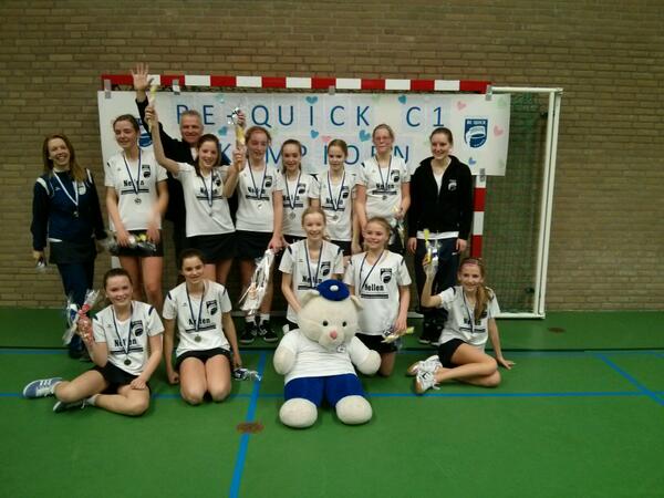 dkvBeQuick's tweet photo. C1k kampioenen! http://t.co/asroU3EAvC