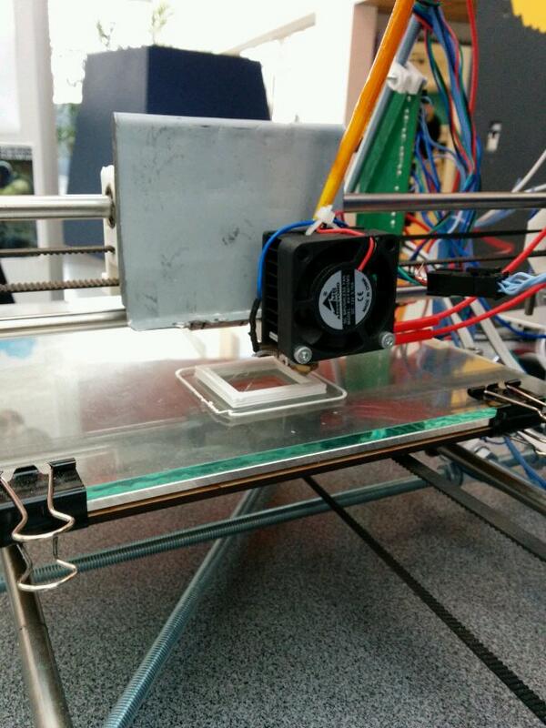 Mon #tardis est en cours d'impression ! #DoctorWho