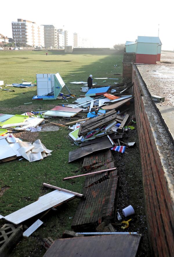 brightonargus's tweet image. Hove beach fronts take a battering the high winds. Live updates as weather takes its toll: theargus.co.uk/news/11013755.…