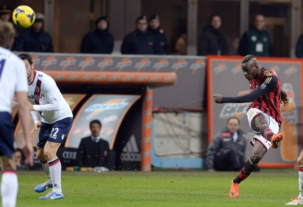 guardian_sport's tweet photo. Mario Balotelli wonder goal gives Milan win over Bologna http://t.co/R6DTSIHD3l http://t.co/C18kcF0ZHo