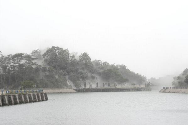 #jogja [18.08] embung tambakboyo + angin kencang  via <a href="/JogjaPict/">Jogja Picture</a> <a href="/Indra9k/">Agen Rahasia</a>