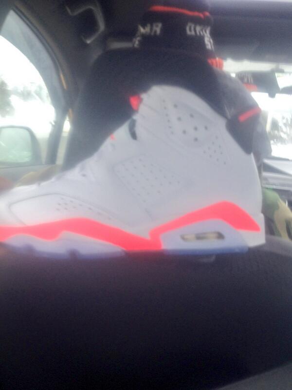 Jacoby_Pratt75's tweet photo. New pick up👌🔥👟 http://t.co/5APCCjvew2