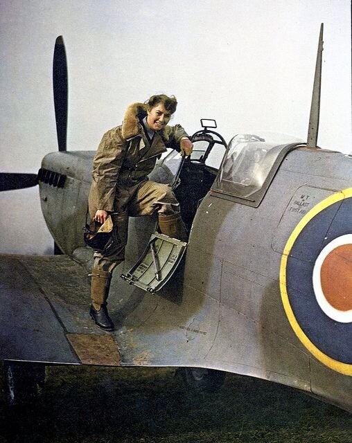 HistoryNeedsYou's tweet photo. Please raise your tea and cheer the women who served in the forces in #WW2 and cheers too for @RAFBBMF &amp; @RAFBF http://t.co/jY3BjtYRl3