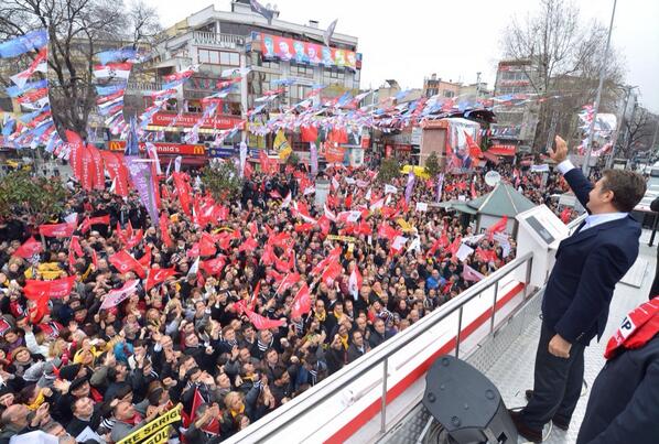 Bugün Beşiktaş'ta meydanları dolduran yurttaşlarımız BÜYÜK ZAFER'imizin müjdecisidir.