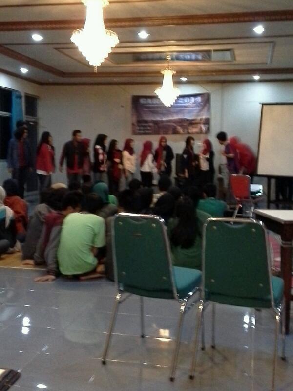 Persembahan kaka kakak <a href="/IndustriUAI2011/">IndustriUAI2011</a> #GARASI2014