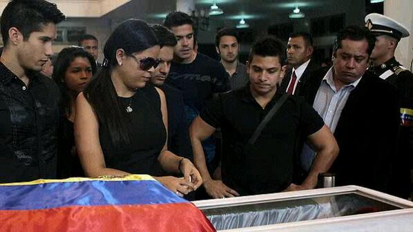 MiExMeTieneVV's tweet photo. @jesusmiranda que opina tu. Amiga maria. Gabriela chavez al respecto? http://t.co/aDfDNGr1Yg