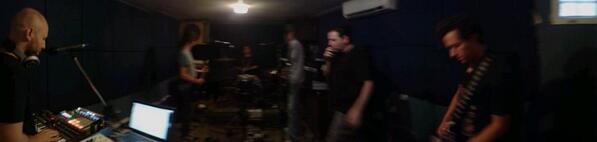 alvaromoy's tweet photo. Despues de tantos años regreso a un ensayo de @juanterrenal  @monsenior_ @miguelterrenal  @AudioBull @FedeTerrenal http://t.co/TsHEsbrU7o