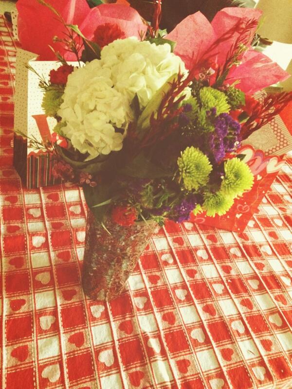 17natmill's tweet photo. Even when he's in another country he spoils me! 2 weeks!! @17becker http://t.co/HScM1pdLsn