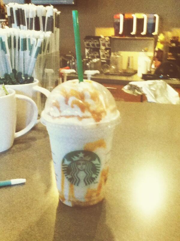 _EthanYoung_'s tweet photo. I'm at Starbucks woohoo http://t.co/AfiimuJ8kn