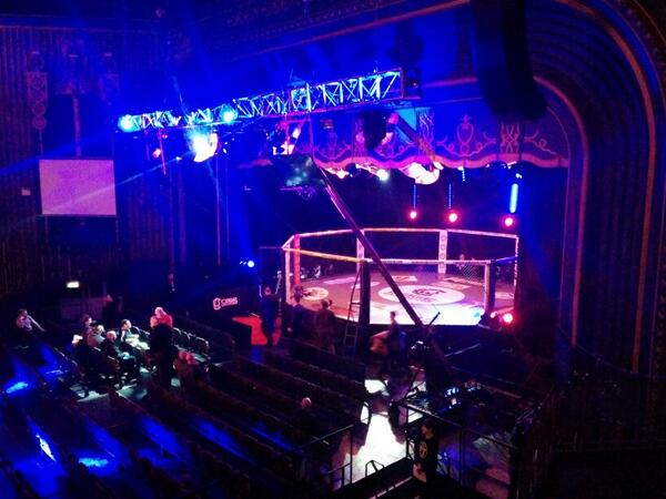 ChamatkarSandhu's tweet photo. First fight is 20 minutes away and the fans are starting to make there way inside @CageWarriors #CWFC64 http://t.co/OqiLFobl3f