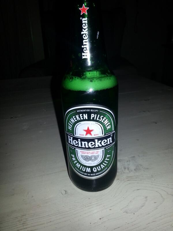 siewart12345's tweet photo. @Heineken_NL Proost! http://t.co/cxXN5iiu0S