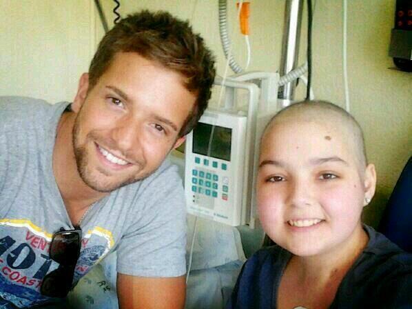 InfoPAlboran's tweet photo. Por todos esos héroes que luchan por ganar el partido más importante de sus vidas. #DiaMundialContraElCancerInfantil http://t.co/S43fDpbcTP
