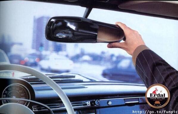 دعاية حذاء غريبه