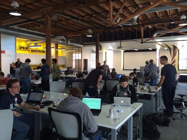 TMobileAccel's tweet image. The space is busy with students building cool stuff today. So much cool stuff! #CodeDayKC