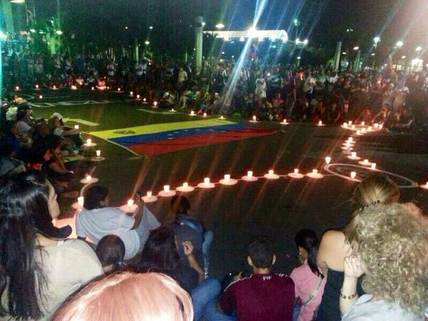 PK2noticiosos's tweet photo. Puerto Ordaz 7:57 pm #Venezuela http://t.co/oqKiqW4Hd6