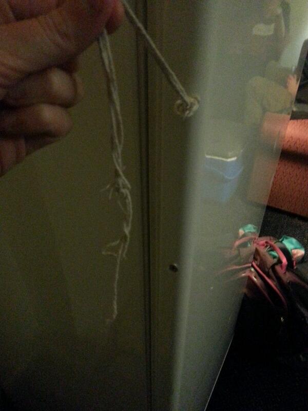 HypnotoadUlti's tweet photo. Ginger broke the ghetto fridge handle. #rossapalooza #gointosarasota http://t.co/qTUNFO9yNE