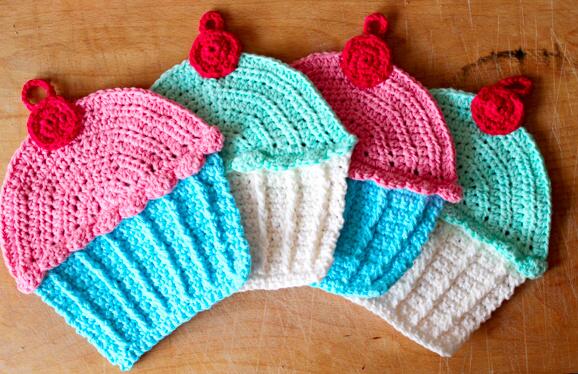 twinkiechan's tweet image. My new free crochet pattern, brought to you by @MichaelsStores and @Yarnspirations1 ! blog.twinkiechan.com/2014/02/15/me-…