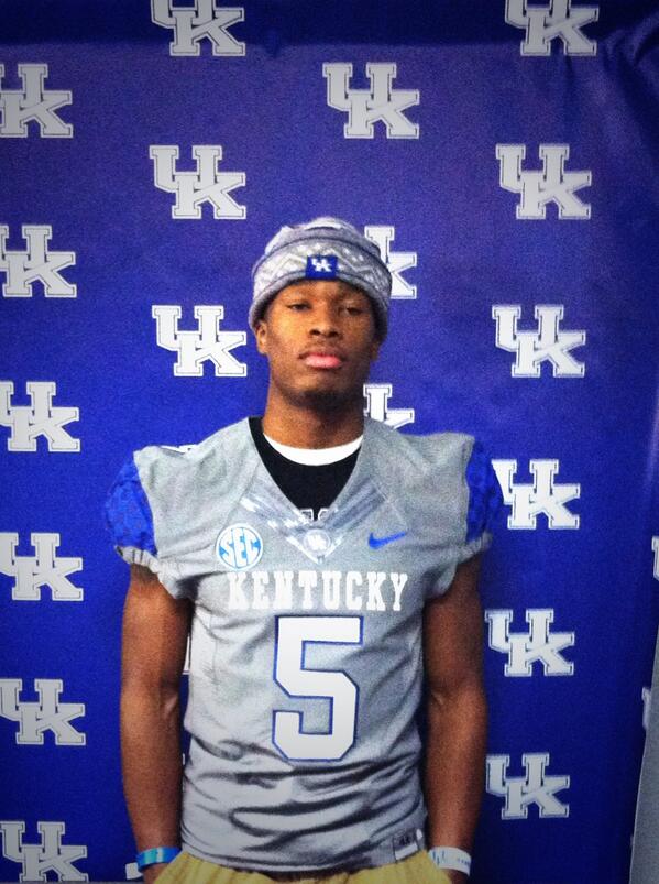 Savage_Custis's tweet photo. 😼Kentucky😼 http://t.co/QYuLVFLW8s