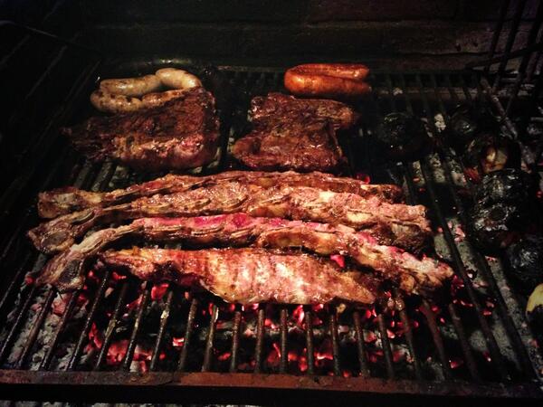 franlamar01's tweet photo. Asado con amigos! @santiallende1 @mponce7 @gsiturbe @gonchipadilla @matiasargana @DiegoA_89 🐮 http://t.co/CwFP5YDxWy
