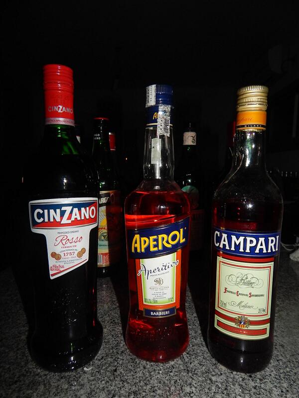 VermuBar's tweet photo. #vermutesalegria @AperolArgentina goleador llegado de Europa. @CampariARG un exquisito. @CinzanoArg no puede faltar. http://t.co/Pipp0IYsdV