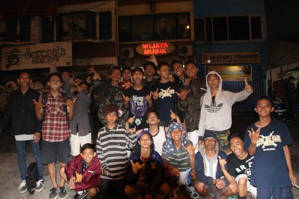 Yang jauh mendekat yang dekat merapat :D