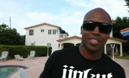 SpaceCarter's tweet image. Rohff qui met du Unkut expliquer moi ???