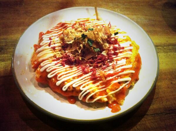 baso_jeletot's tweet photo. Abis ngabaso ngemilnya bisa pake Okonomiyaki Smoked Beef @mainichi_bdg dateng aja k @tjikoetra_198 dijamin nagih deh http://t.co/cZnVQgzcQ7"