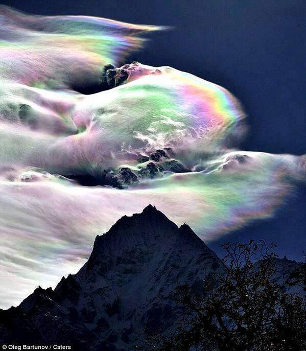ॐ @_Ali_Love ~ You are never alone or helpless. The force that guides the stars guides you too. ~ Shrii Anandamurt"